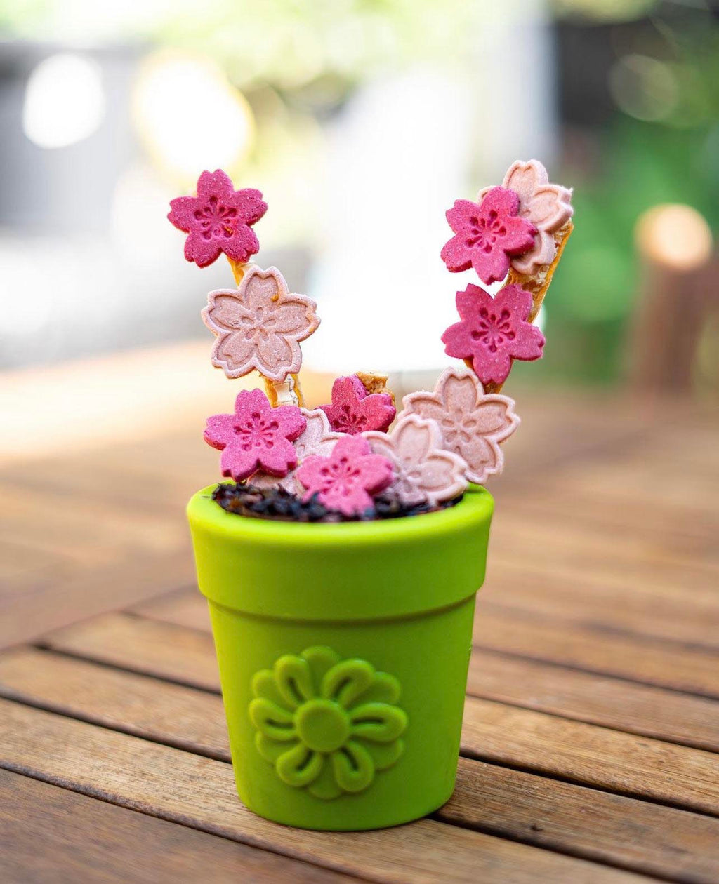 Large Flower Pot eCup Dog Treat Dispenser